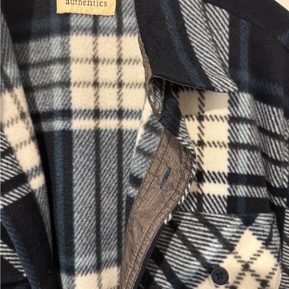 Wrangler Authentics Men's Long Sleeve Heavyweight Fleece Shirt in Total Eclipse - Picture 4 of 8